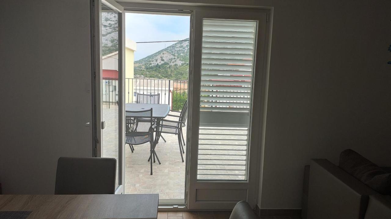 Apartmani Andrea Karlobag Exterior photo